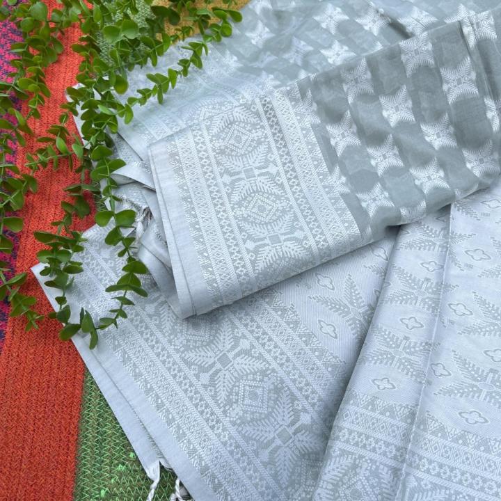 Kolmi Saree